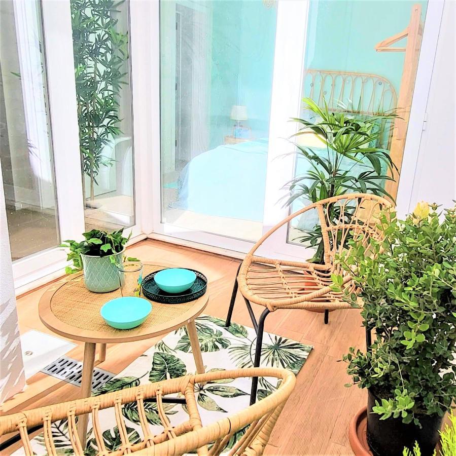 The Shore At Seaside Paradise - Cozy Patio On The Promenade Espinho  Luaran gambar